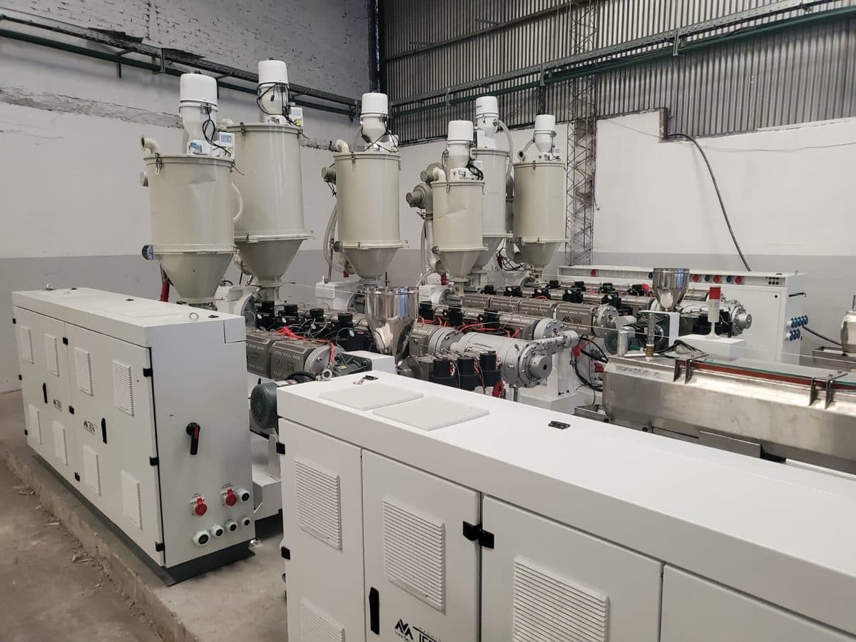 Líneas de extrusión Weber y JEPA — equipo comercializado por CABB Plastics, foto 2