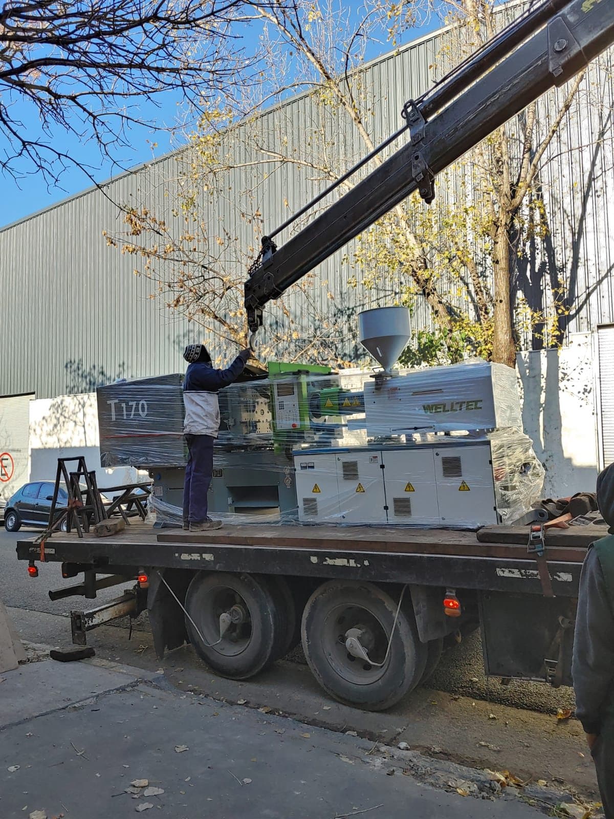 Entrega de una máquina de CABB Plastics en la planta de un cliente — foto 2