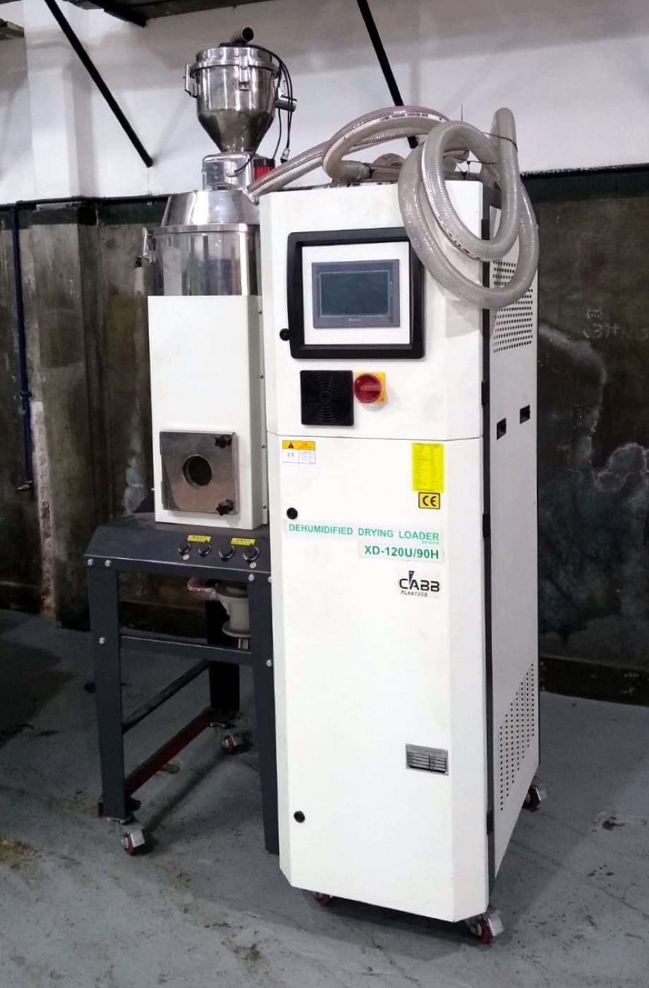 Deshumidificador CABB con tolva de acero inoxidable y pantalla táctil