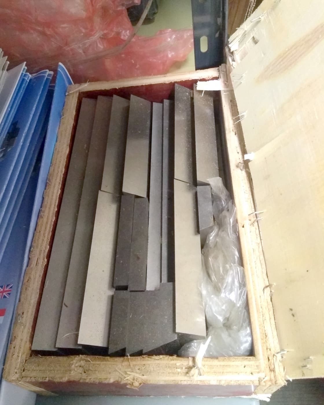 Cuchillas de repuesto para molinos de plástico en su caja